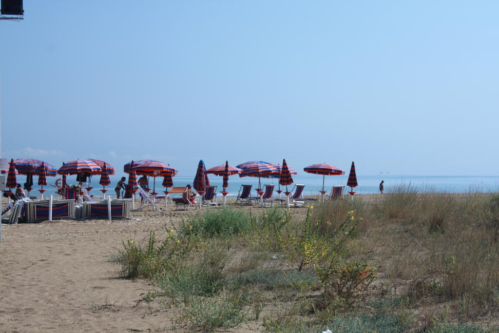 Hotel Lido Vasto Exterior foto