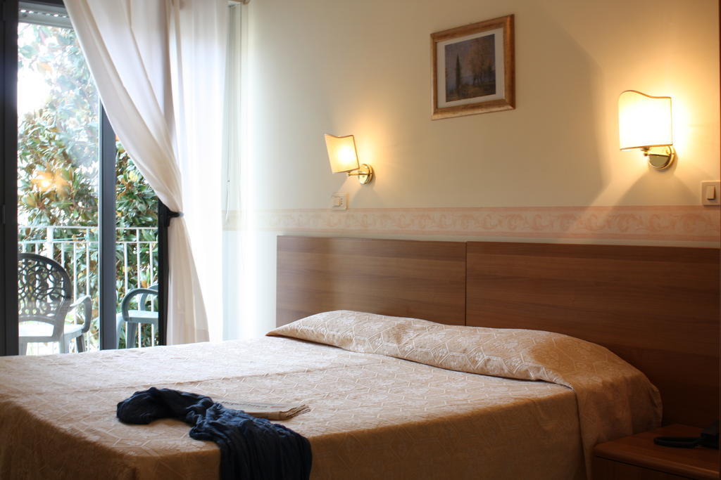 Hotel Lido Vasto Exterior foto